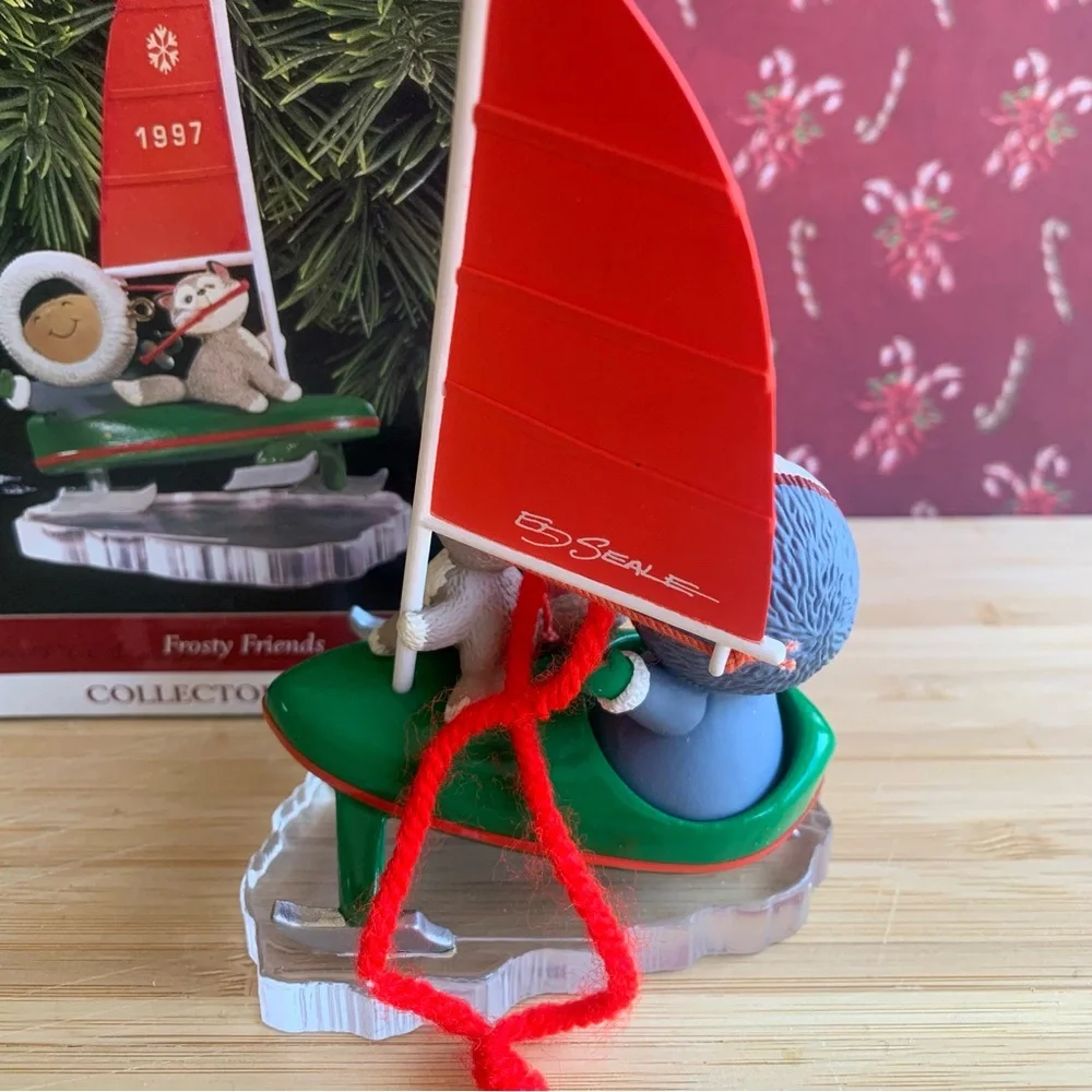 Hallmark Keepsake Ornament * Frosty Friends * 1997